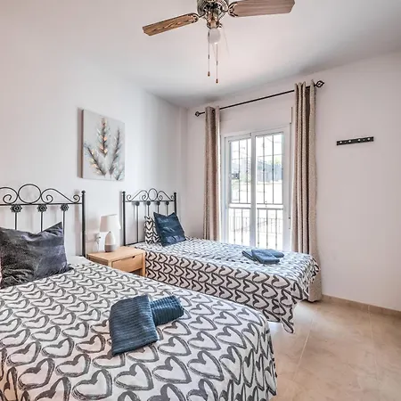 Stunning At Burriana Beach, Appartement *