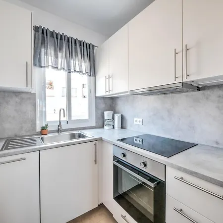 Appartement Stunning At Burriana Beach, *